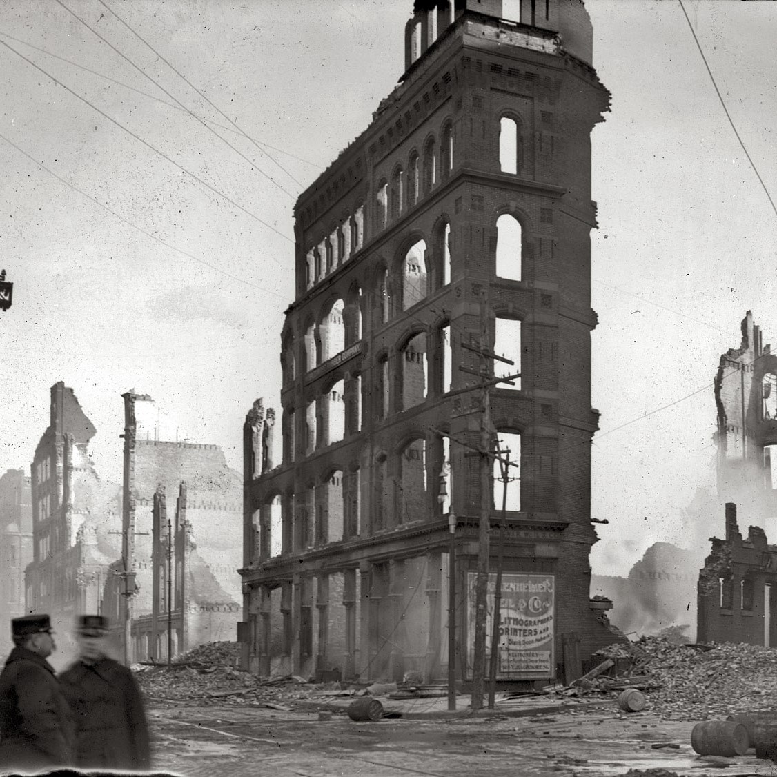 building burned in the 1904 great baltimore fire in black and white
