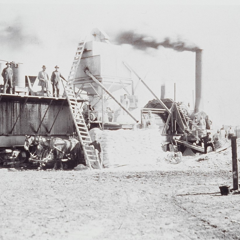 1908 asphalt plant in black and white